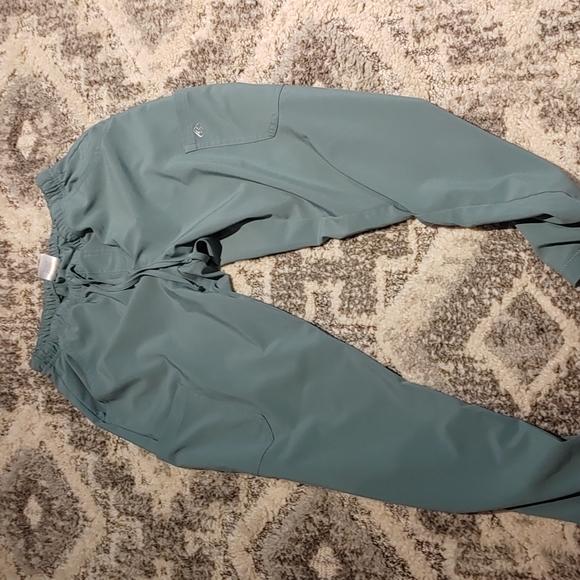Easy Stretch Pants - Easy Stretch women's scrubs size small